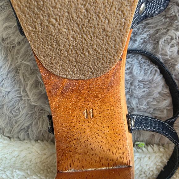 Banana Republic Women Studded Wooden Bow Denim Slingback Heels Size 11 Blue Y2K - Picture 6 of 7